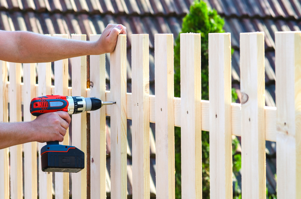 Five Signs It’s Time For A New Fence